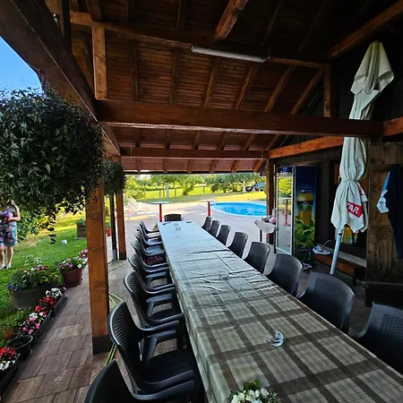 Vikendica Rr Banjaluka Feriehus *